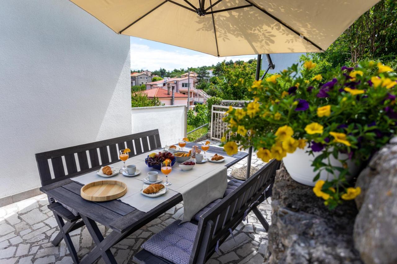 Apartman Maris Vrbnik Exterior photo